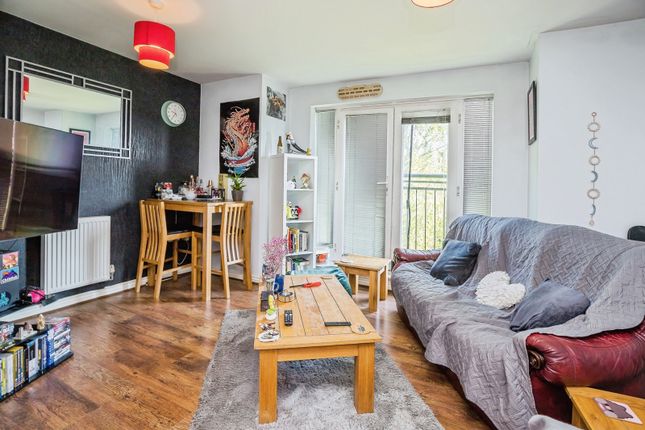 77, Lamberton Drive, Wrexham photo 3