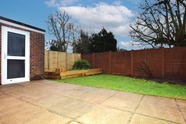 4 Holliers Close, Thame photo 5
