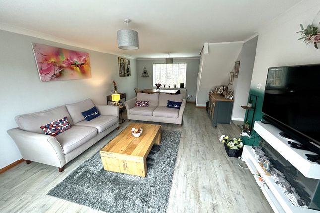 67, Gainsborough Way, Somerset photo 3