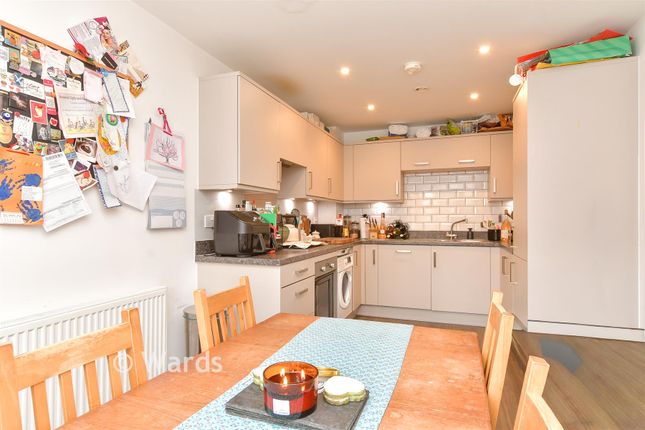 23, Sun Marsh Way, Gravesend photo 4