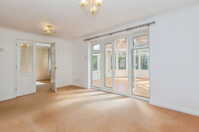 10, Hinds Way, Aylesbury photo 4