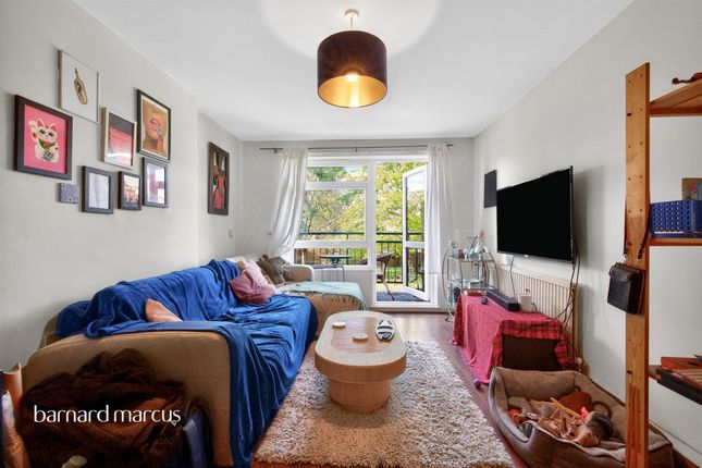 1-bed flat on 41, Rose Way, London, £280,000
