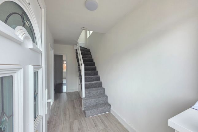 Sutherland Road, London photo 2