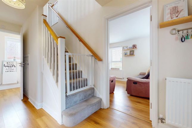 4, Farr Meadow, Milton Keynes photo 5