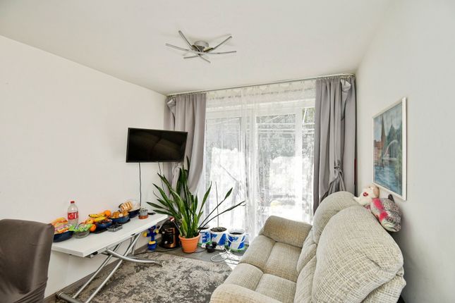 65, Phoenix Road, Kent photo 5
