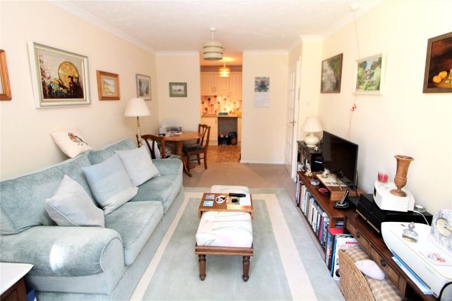 Flat for sale in Hylton Road, Petersfield, Hampshire
