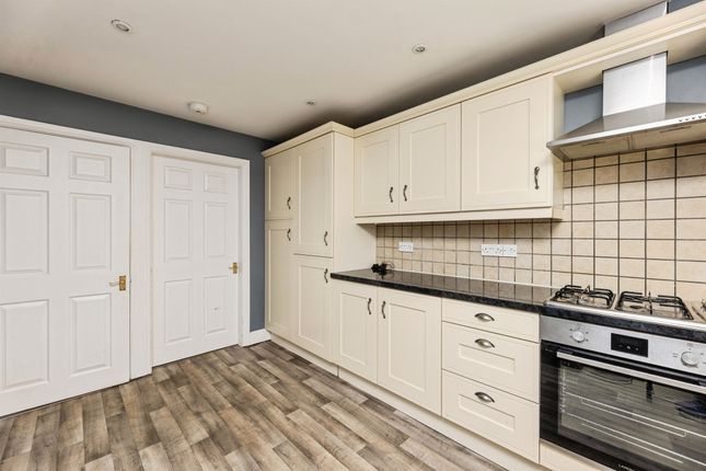 32, Ferry Close, Selby photo 4