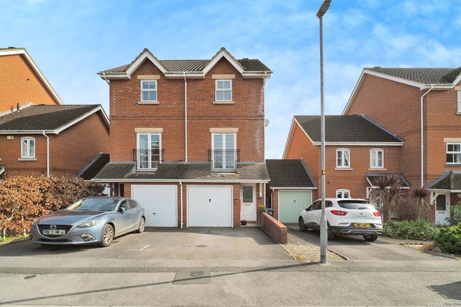 Town house for sale in Jubilee Close, Salisbury