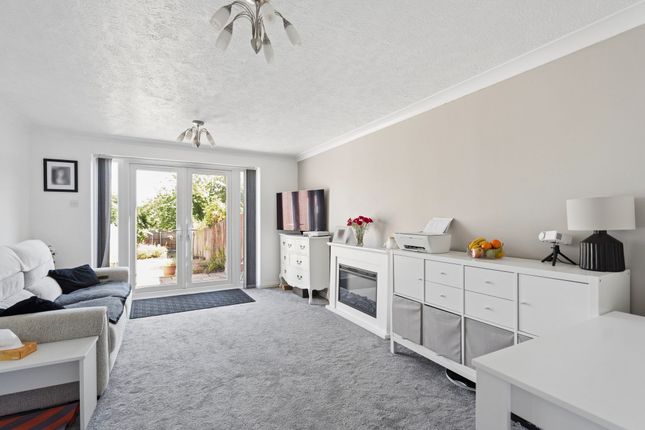 12 Thellusson Way, Rickmansworth photo 3
