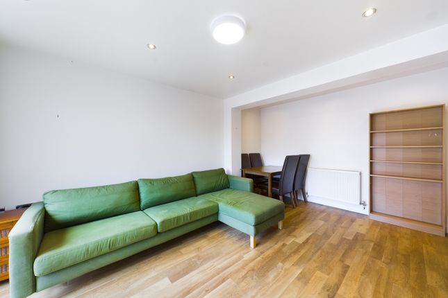 Flat to rent in Avenues Court, Princes Avenue