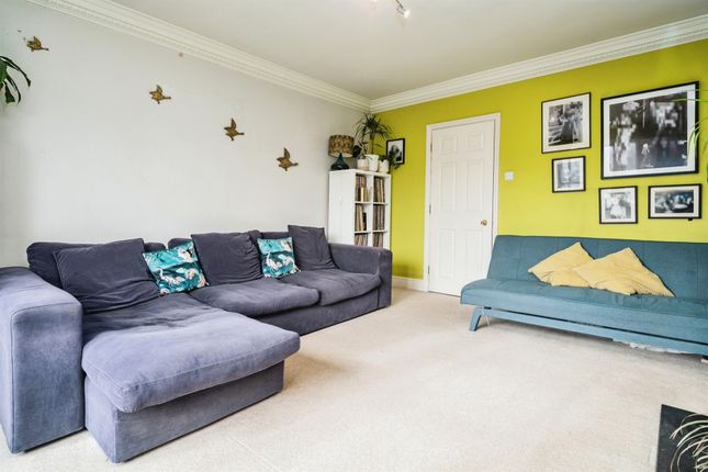 End terrace house for sale in Ware Road, Hertford
