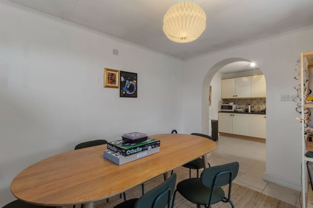 135, Moat Crescent, Malvern photo 3