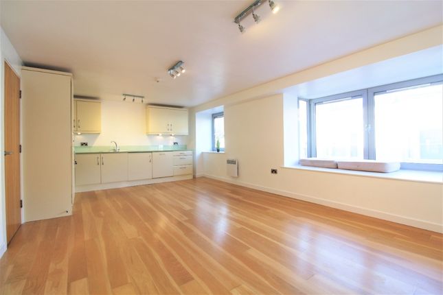 Thumbnail Flat for sale in Queens Road, City Centre, Brighton