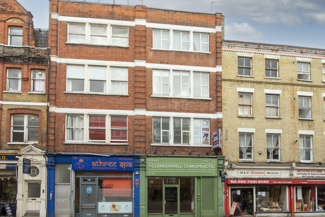 Thumbnail Flat to rent in Goswell Road, Barbican