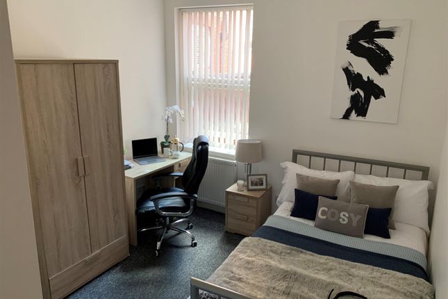 Thumbnail Room to rent in Radcliffe Road, Earlsdon, Coventry