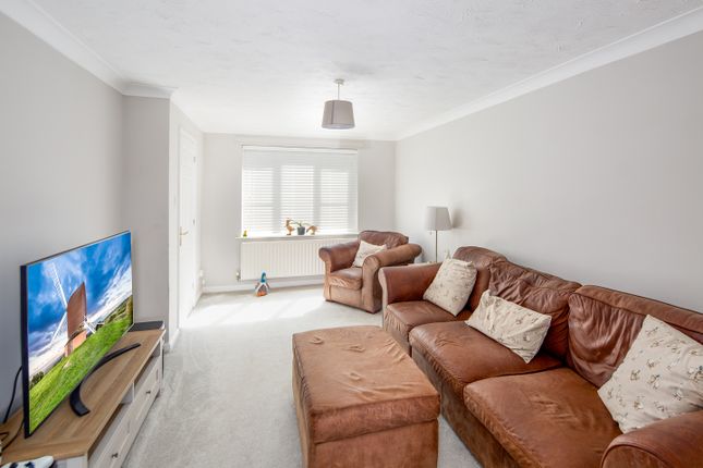 20, Lily Close, Bicester photo 2