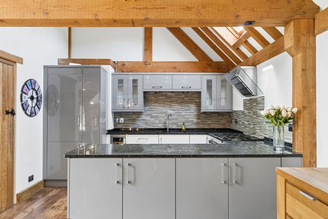 4, Spade Oak Farm, Bourne End photo 3