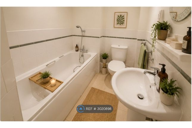 Brunel Crescent, Swindon photo 3