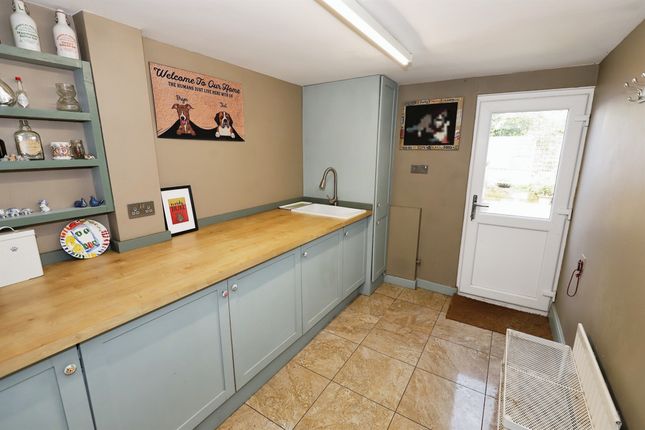 Detached house for sale in Vernons Place, Shareshill, Wolverhampton