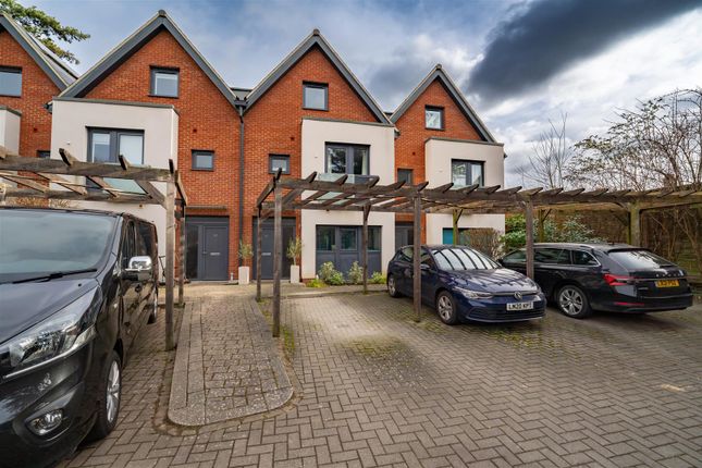 Thumbnail Town house for sale in Drayton Green, London