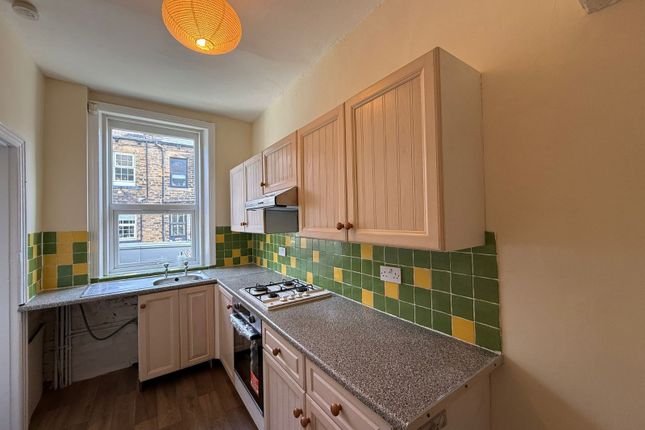 12, Eddison Street, Pudsey photo 4