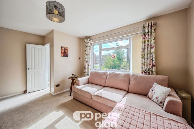 2, Caroline Road, PONTYPOOL photo 2