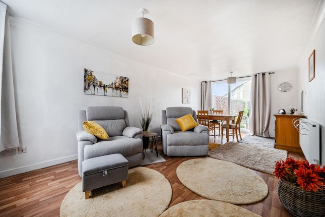 14, Blenheim Road, Maidenhead photo 3