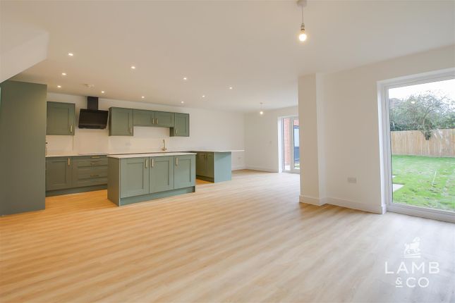 The Oak, Paddocks Lane, Harwich photo 4
