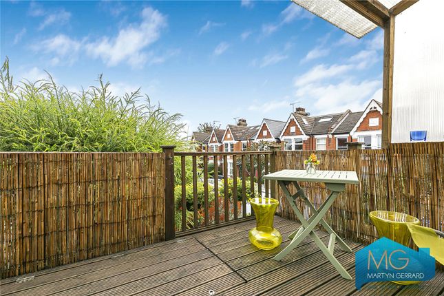 Flat for sale in Crescent Road, Alexandra Park, London