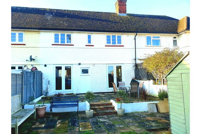 Terraced house for sale in Chiltern View, Letchworth Garden City
