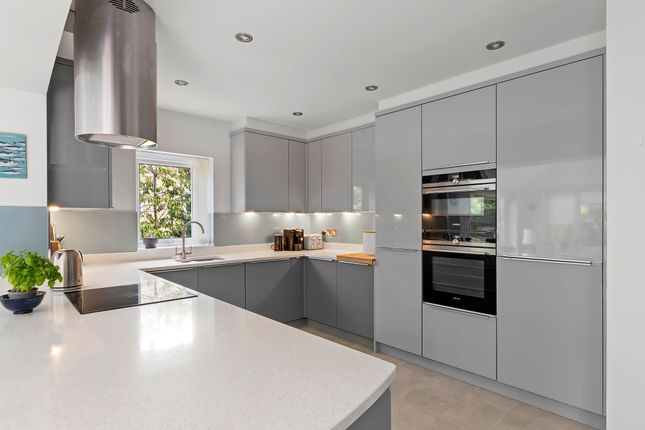1 Wood Royd Gardens, Ilkley photo 4