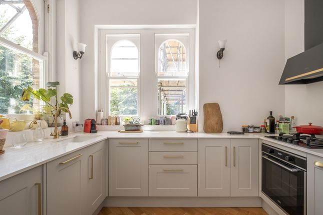 Flat 4, 4, Riverdale Road, London photo 2