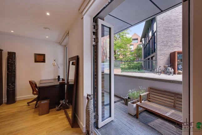 Flat 4 Clark House, 328 Finchley Road, Kidderpore Green, London photo 4