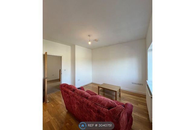 Flat, Bronwydd Road, Carmarthen photo 2