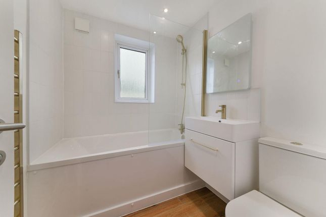 Town house for sale in Carleton Road, Tufnell Park