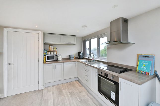 Flat 10, 6, Arundel Crescent, Plymouth photo 4