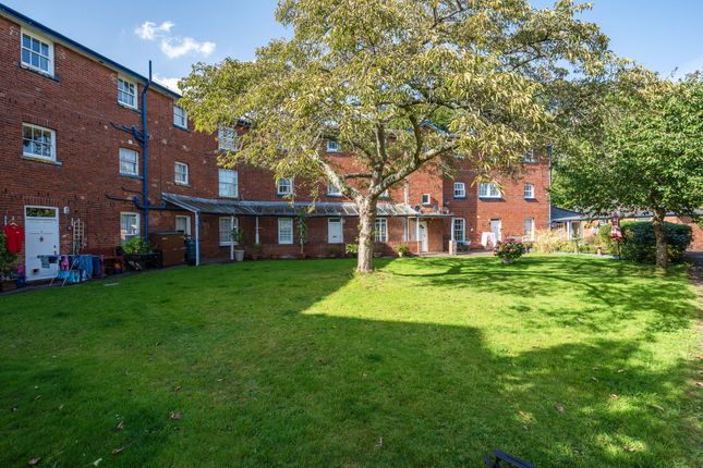 Flat 10, The Lodge Western Road, Crediton photo 4
