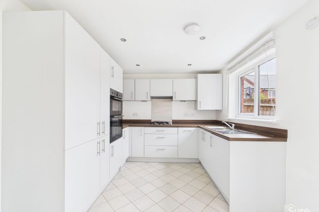 21 Battlestead Road, Burton-On-Trent photo 3