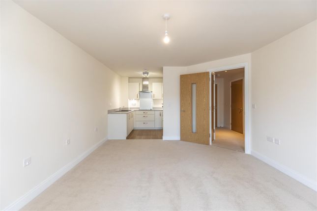 Flat for sale in Highgate Hill, Hawkhurst, Cranbrook