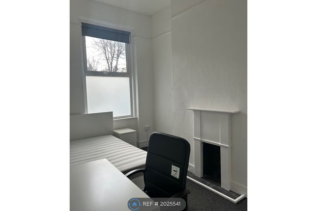 Thumbnail Room to rent in Archway Road, London
