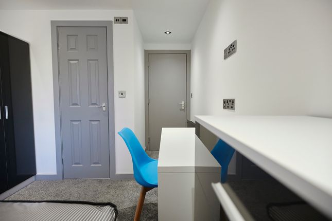 Flat to rent in Beechwood Gardens, Manchester