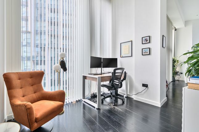 2 UPPER RIVERSIDE, Cutter Lane, London photo 2