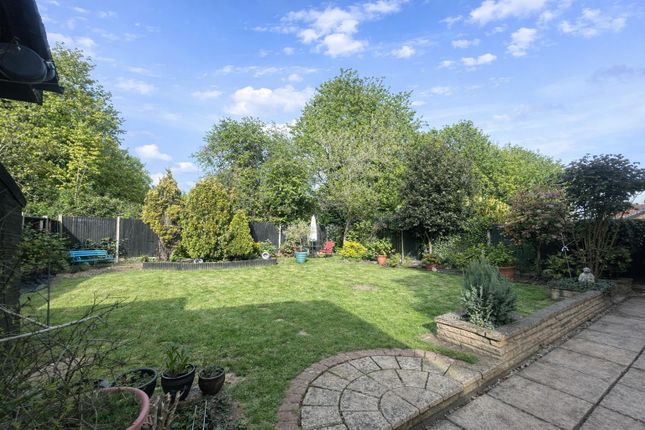 30, Kincardine Drive, Milton Keynes photo 3
