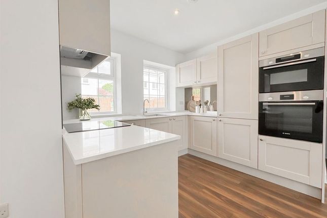 Flat 4, 189, Shooters Hill, Woolwich photo 3
