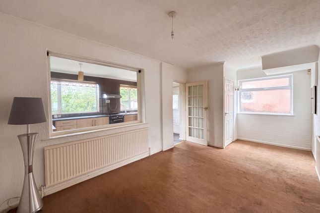3 Lyndene Avenue, Manchester photo 4