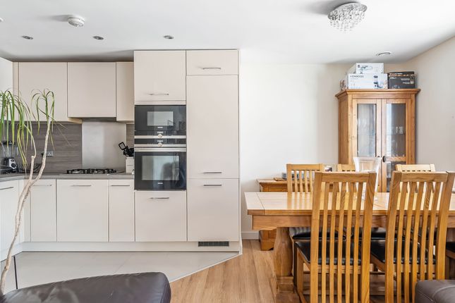 12 Swinton Court, Sevenoaks photo 2