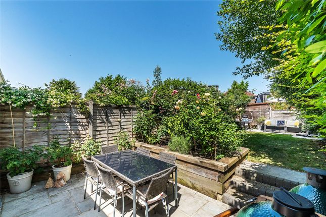49, Chart Lane, Surrey photo 4