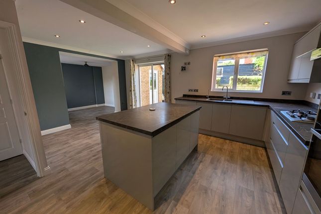 3 Hubbards Close, Saxmundham photo 3