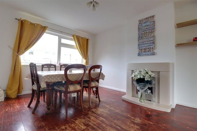 6 Mowstead Road, Braunton Devon, Devon photo 2