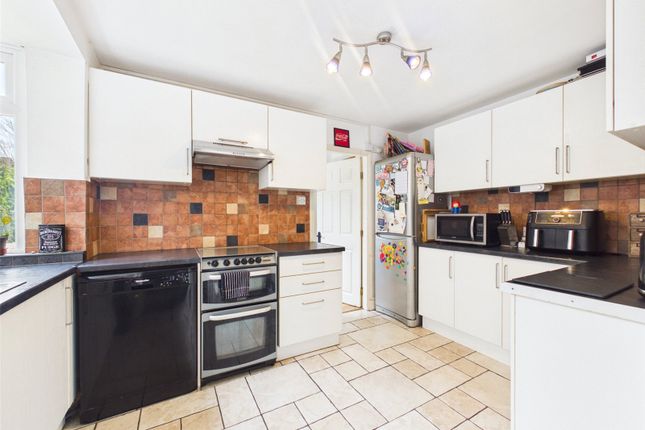 88, Eastern Avenue, Gloucestershire photo 4